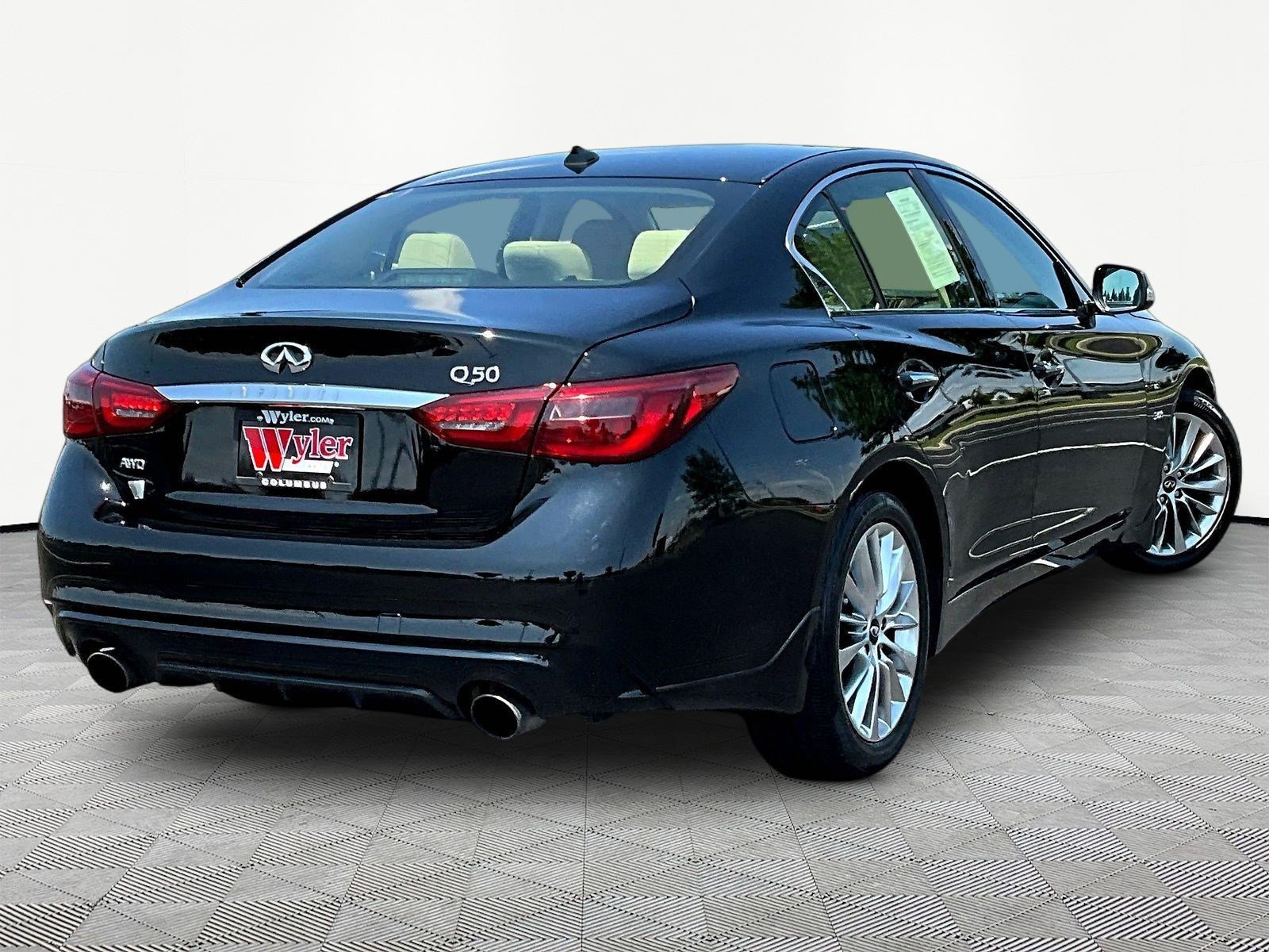 Used 2019 INFINITI Q50 Luxe w/ Essential Package (3.0T Luxe) AWD/4WD image 6