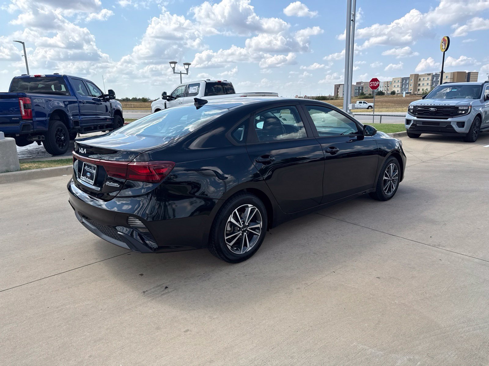 Used 2023 Kia Forte LXS FWD image 6