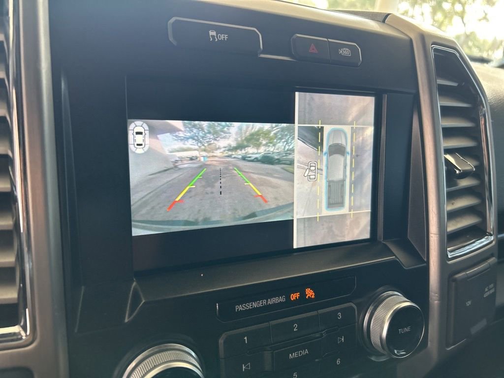 Used 2015 Ford F150 Platinum w/ Equipment Group 701A Luxury image 11