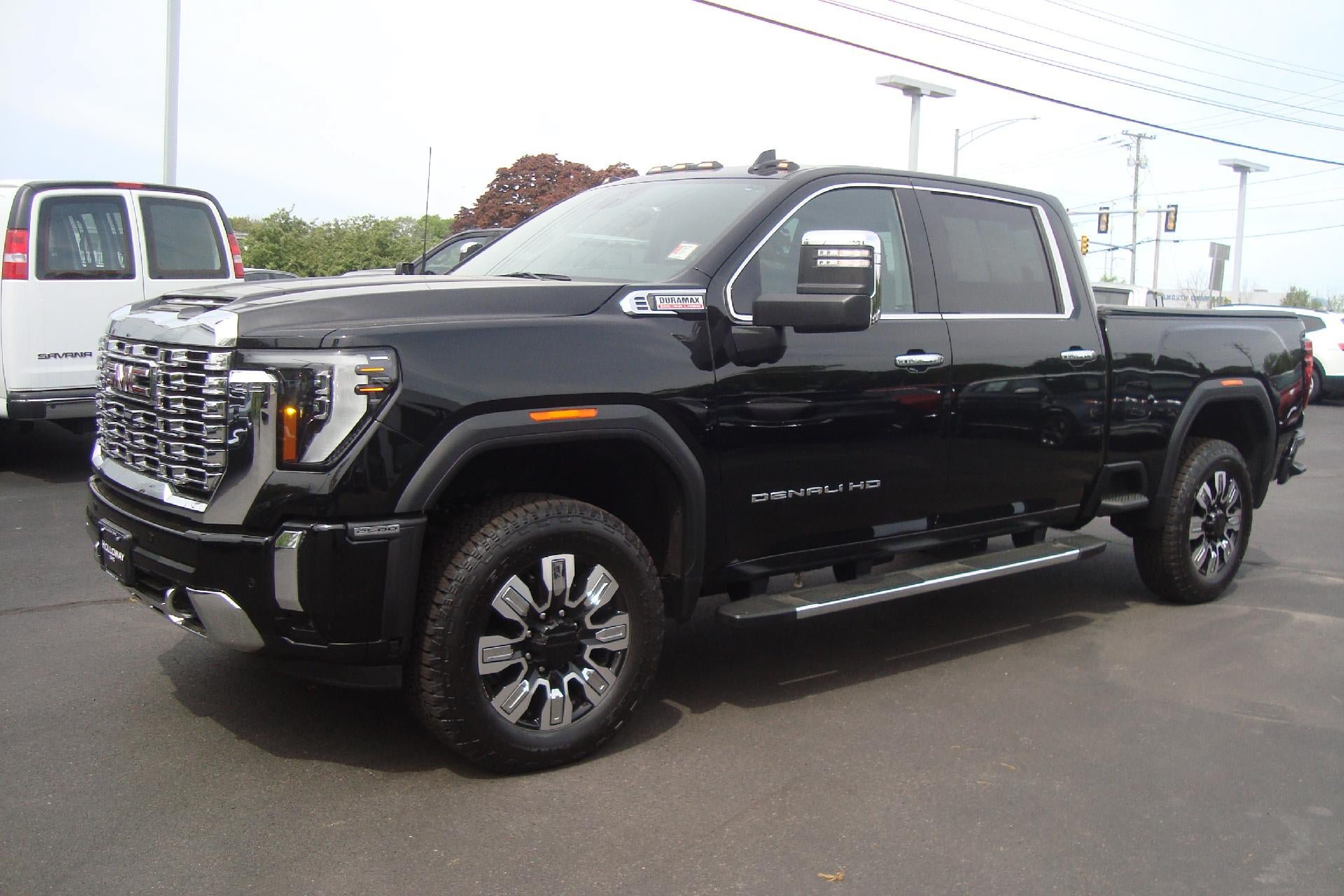 Certified 2025 GMC Sierra 2500 Denali w/ Denali Reserve Package AWD/4WD image 1