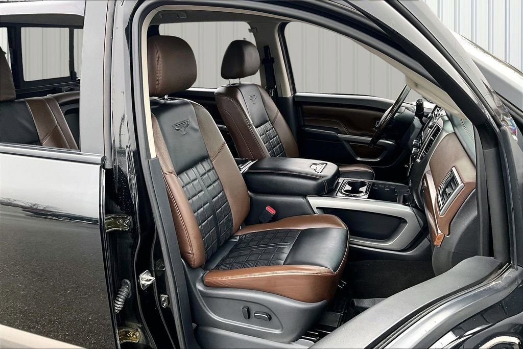 Used 2018 Nissan Titan Platinum Reserve image 29