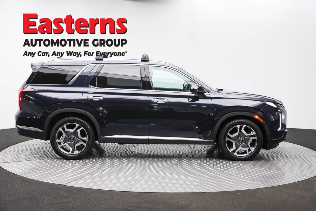 Used 2023 Hyundai Palisade Limited image 4