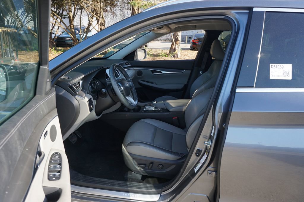 Used 2023 INFINITI QX50 Luxe w/ Cargo Package image 2