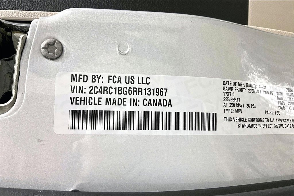 Used 2024 Chrysler Pacifica Touring-L image 20