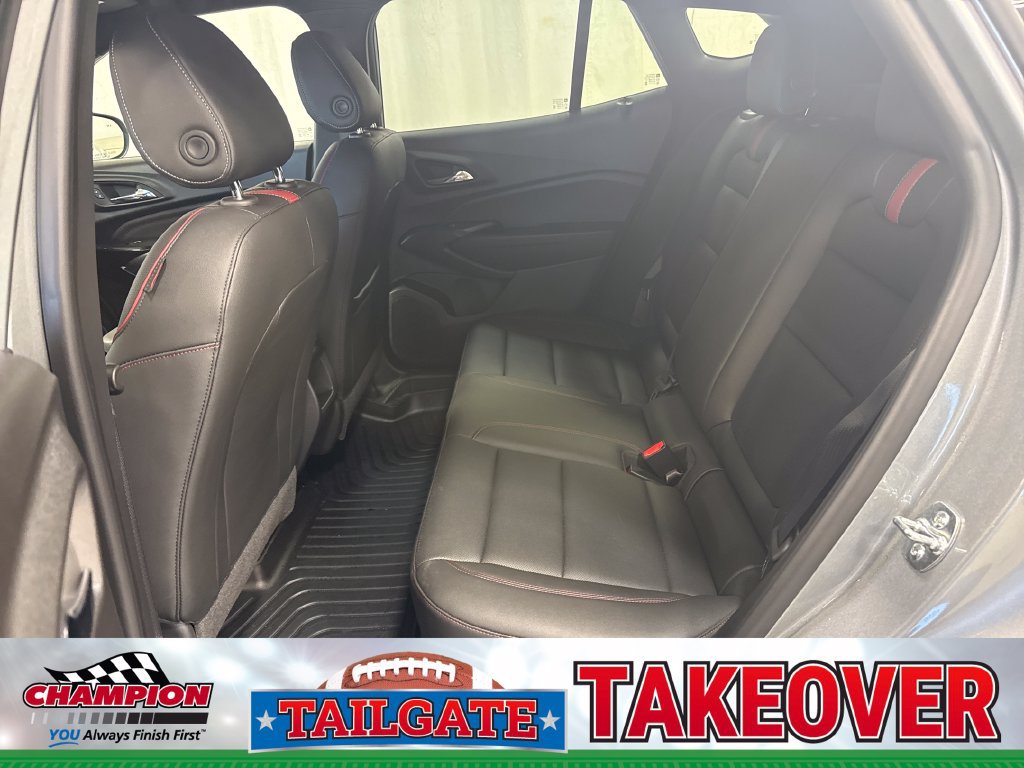 Used 2025 Chevrolet Trax RS w/ Sunroof Package FWD image 32