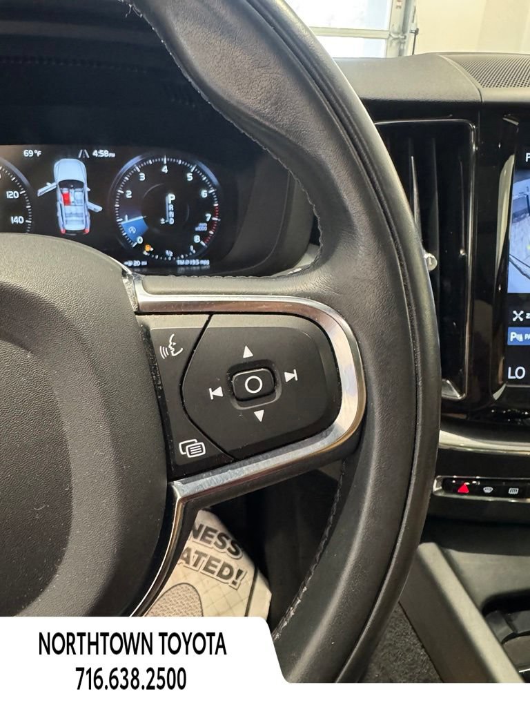 Used 2019 Volvo XC60 T5 Momentum w/ Multimedia Package AWD/4WD image 33
