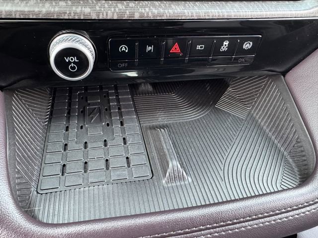 Certified 2025 Ford Explorer Platinum image 29