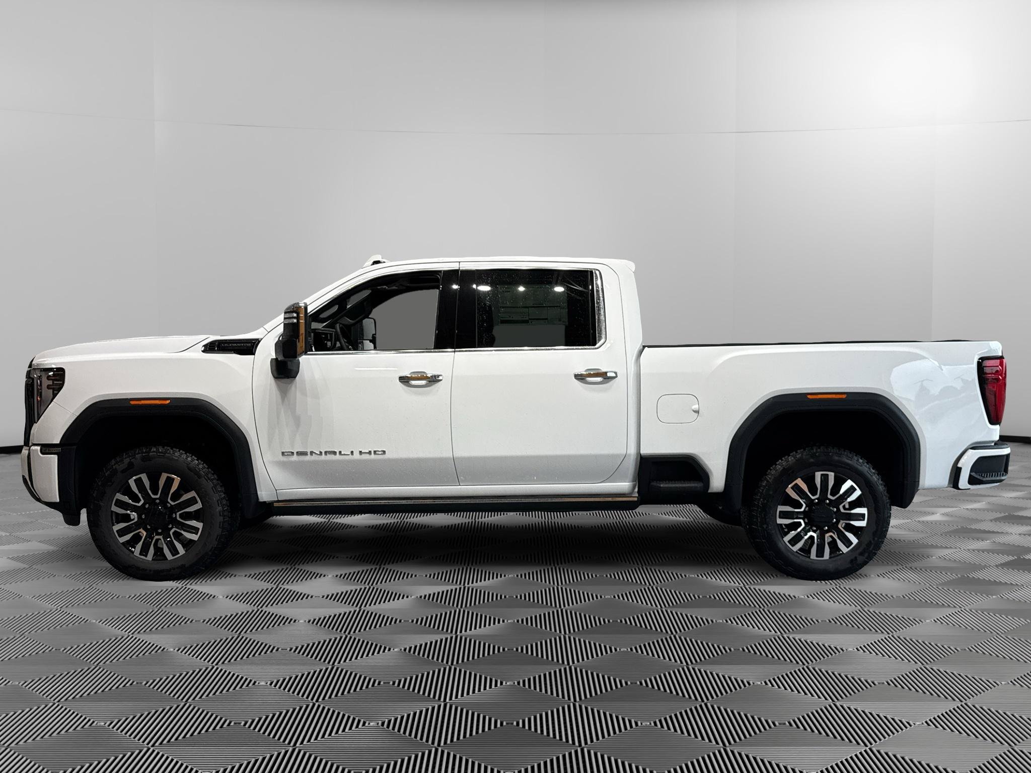 New 2026 GMC Sierra 2500 Denali Ultimate AWD/4WD image 2