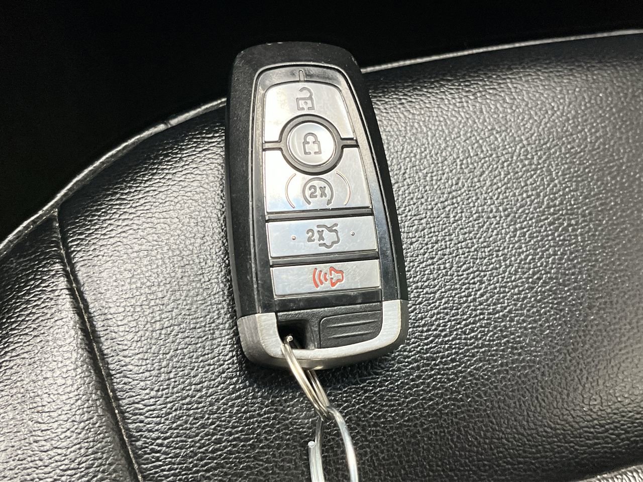 Used 2019 Ford Edge SEL w/ Cold Weather Package AWD/4WD image 28