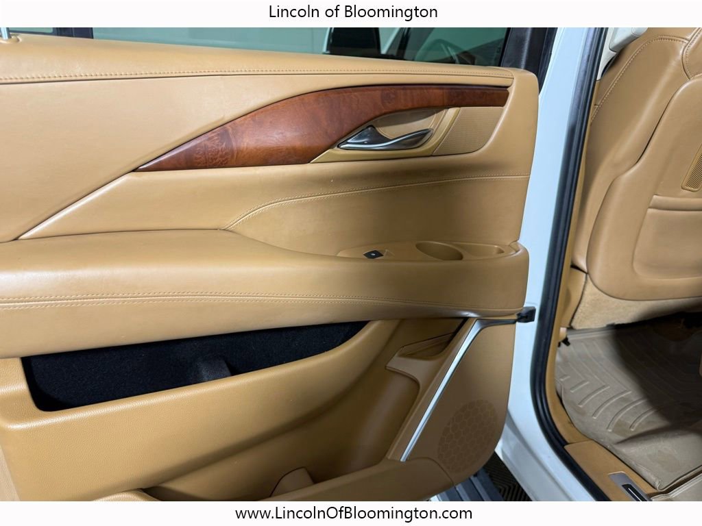 Used 2016 Cadillac Escalade ESV Platinum image 43