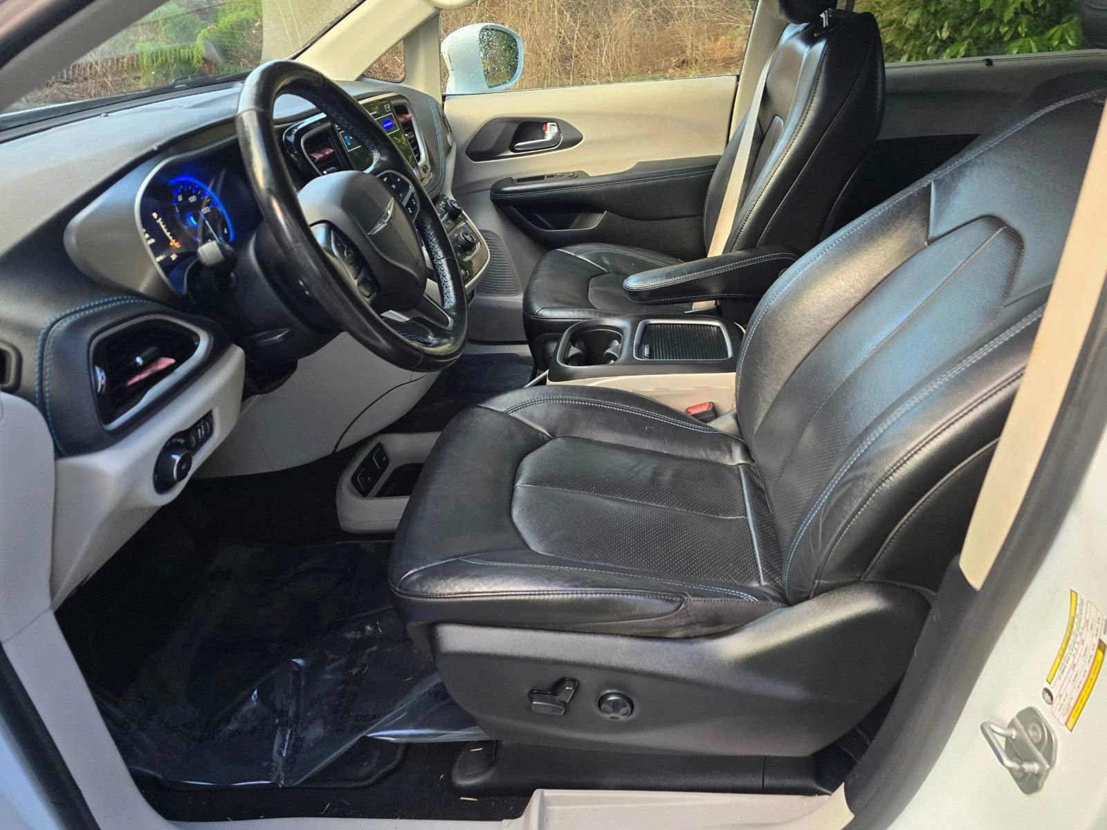 Used 2021 Chrysler Pacifica Touring-L image 20