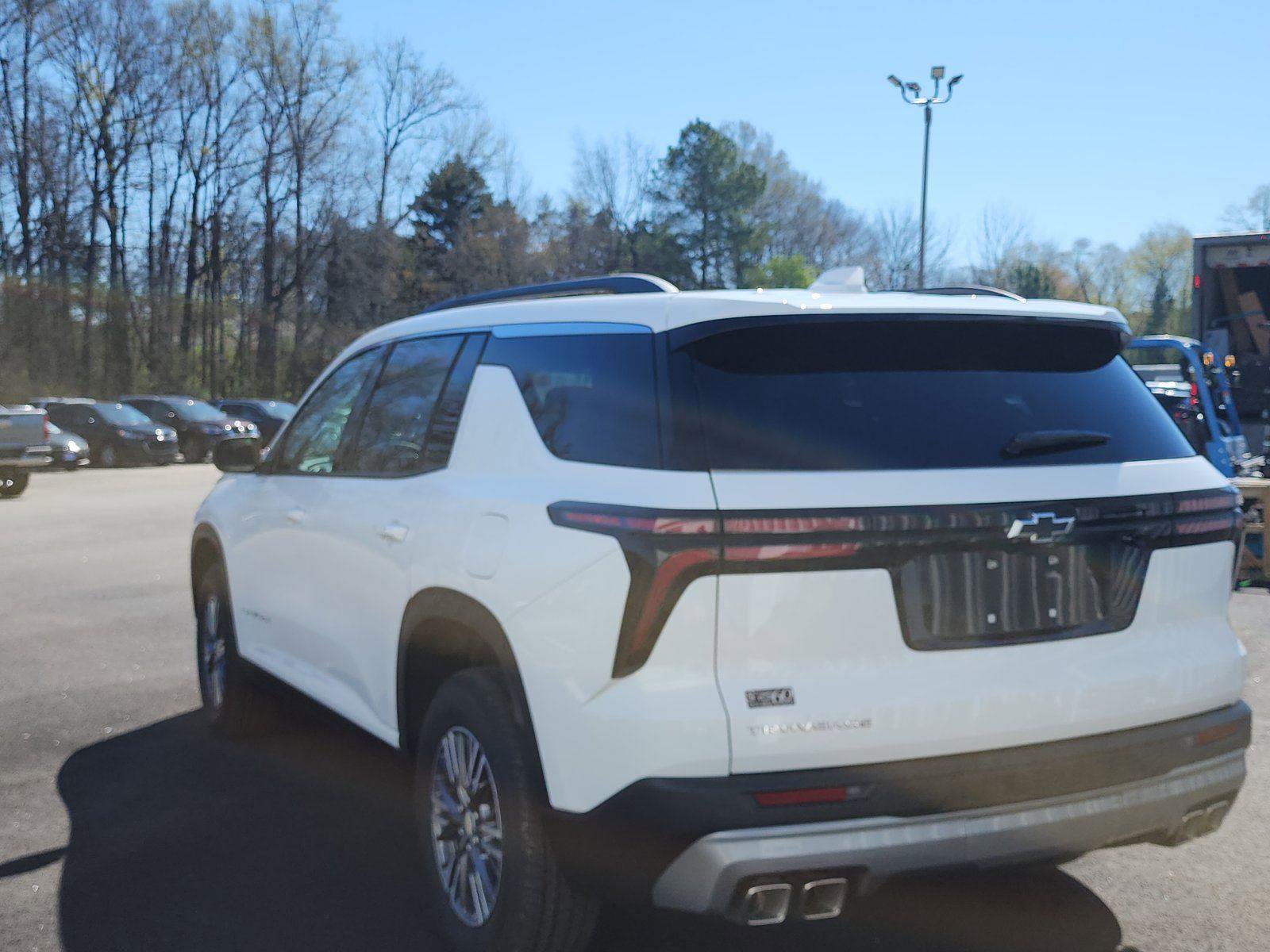 New 2026 Chevrolet Traverse LT w/ LPO, Floor Liner Package FWD image 3