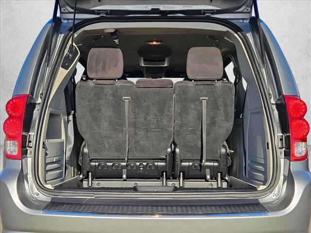 Used 2014 Dodge Grand Caravan SXT w/ Rear Park Assist Package FWD image 6