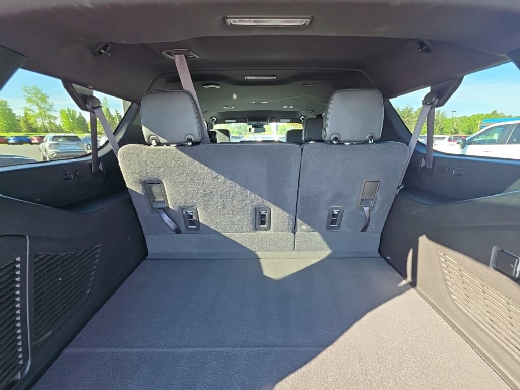 Used 2024 Chevrolet Suburban LT AWD/4WD image 13