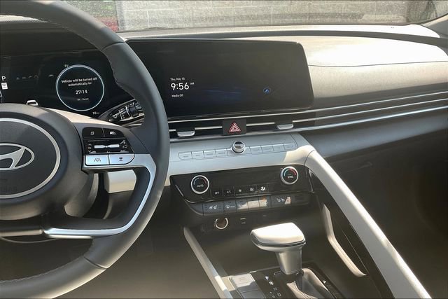 New 2025 Hyundai Elantra Limited image 7