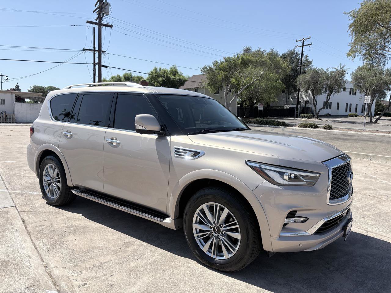 Used 2019 INFINITI QX80 Luxe RWD image 3