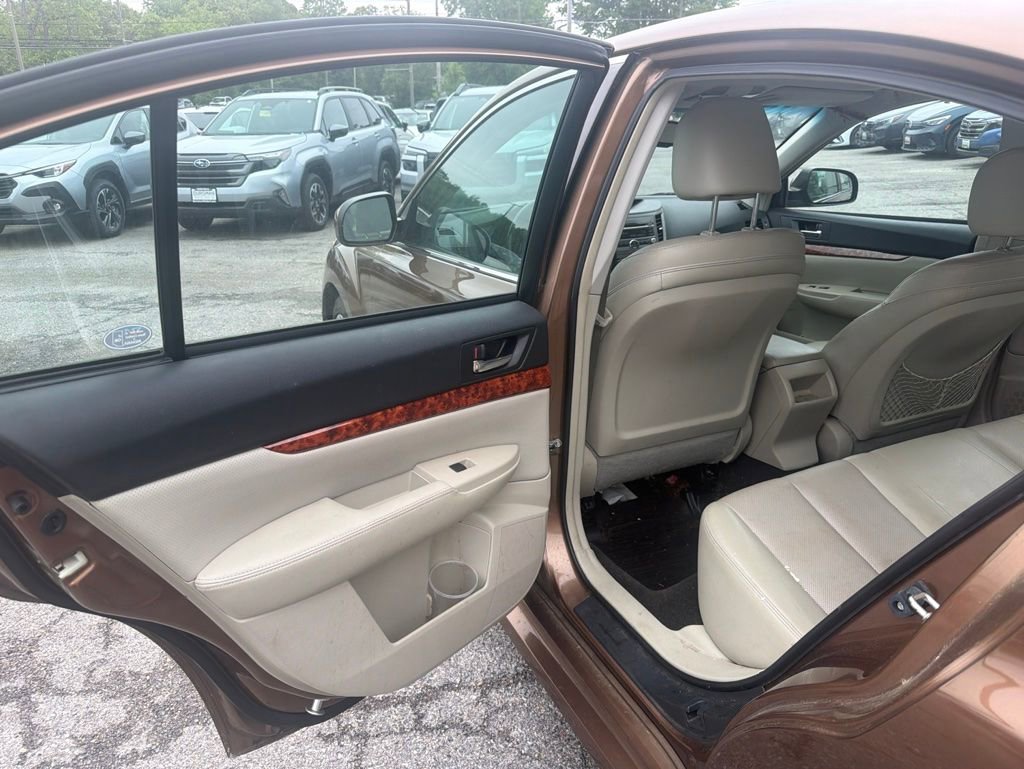 Used 2011 Subaru Legacy 2.5i Limited w/ Popular Equipment Group 2A AWD/4WD image 10