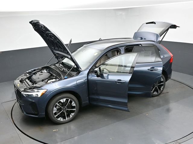 New 2026 Volvo XC60 T8 Plus w/ Protection Package Premier image 51