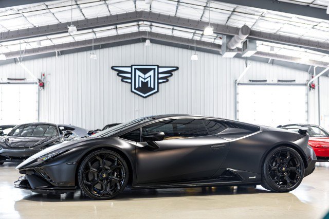 Used 2023 Lamborghini Huracan Tecnica RWD image 1
