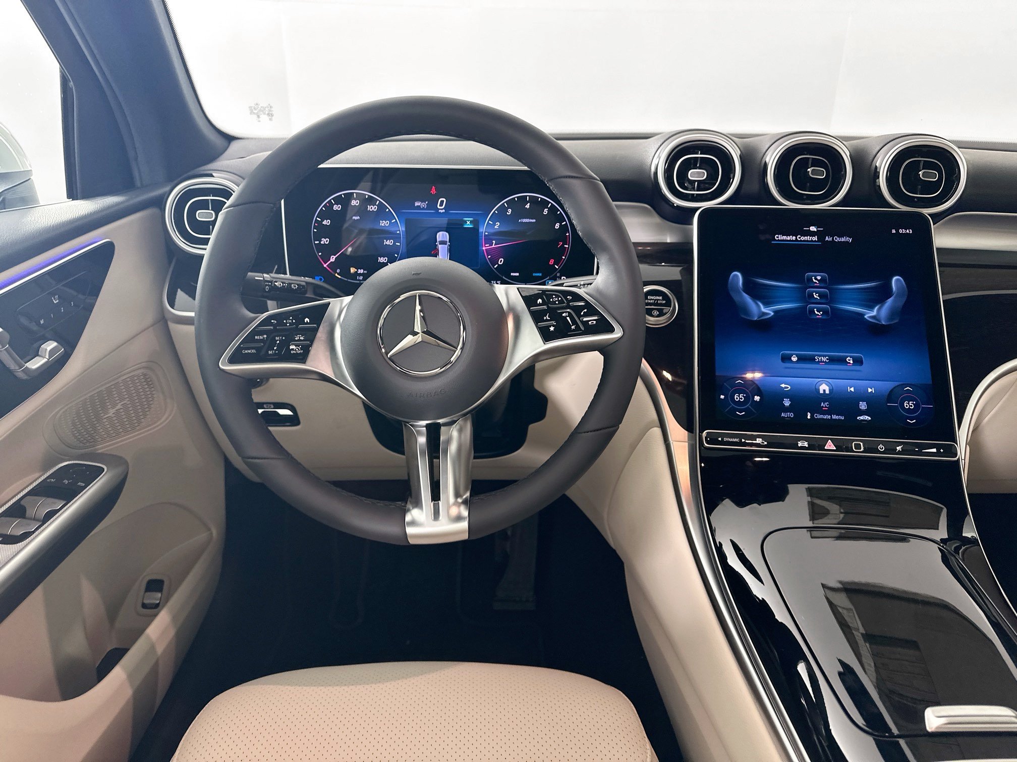 Used 2026 Mercedes-Benz GLC 300 4MATIC image 28