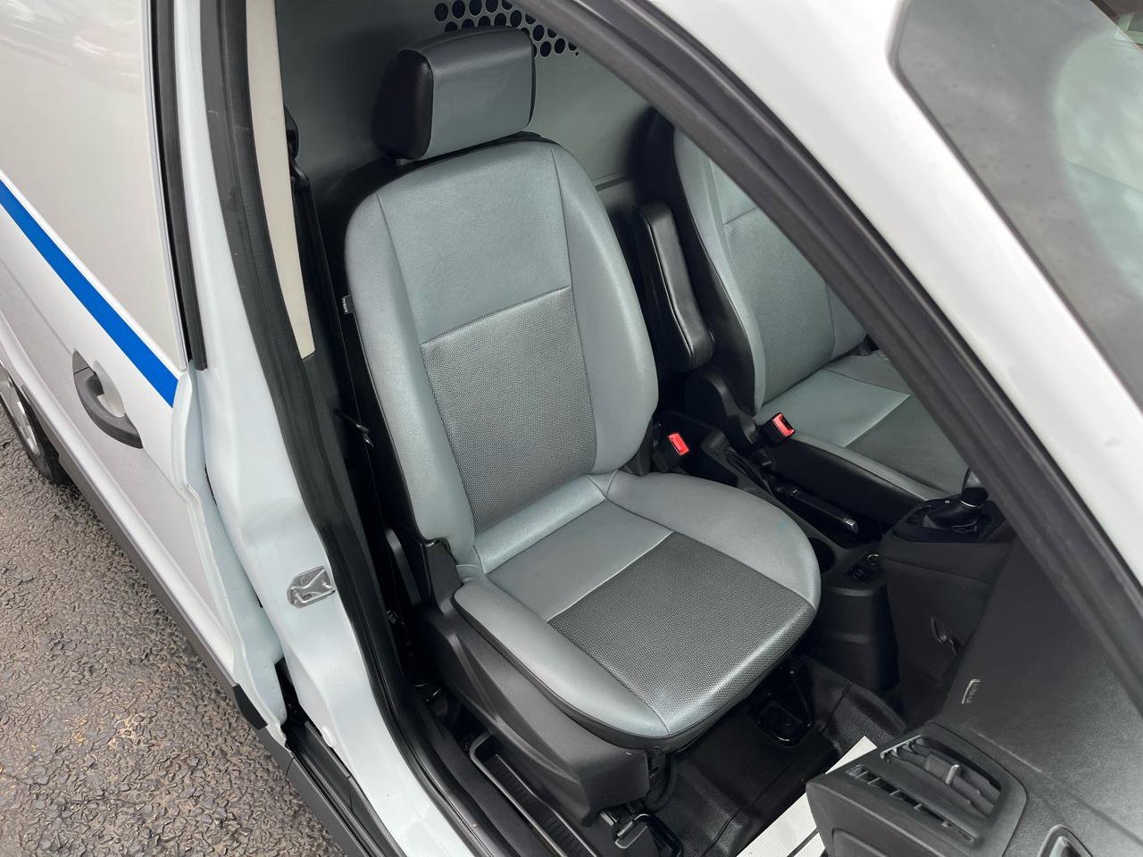 Used 2016 Ford Transit Connect XL image 23