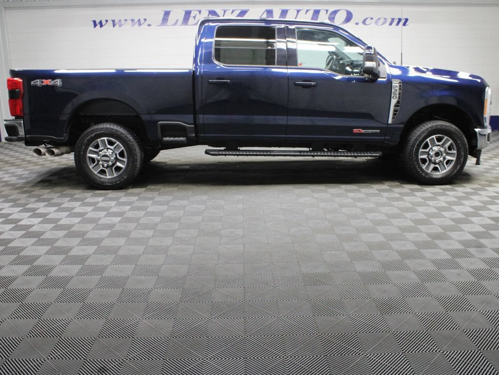 Used 2023 Ford F350 Lariat AWD/4WD image 2
