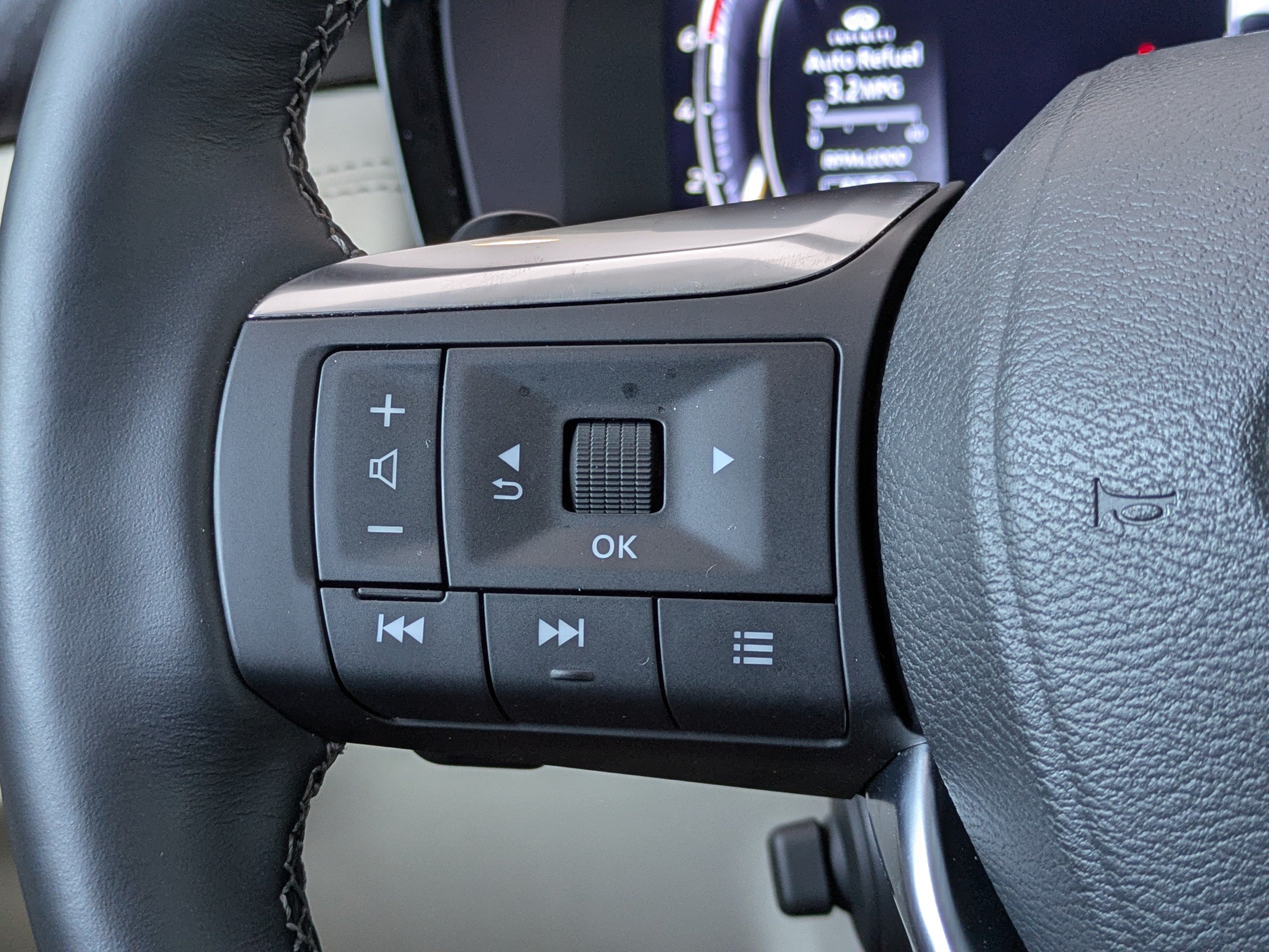 Used 2025 INFINITI QX60 Sensory w/ Vision Package AWD/4WD image 30
