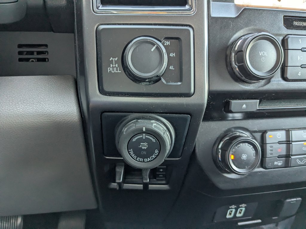 Used 2017 Ford F150 XLT w/ Equipment Group 302A Luxury AWD/4WD image 22