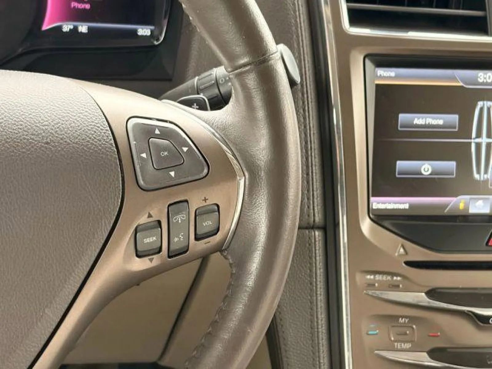 Used 2014 Lincoln MKX AWD w/ Equipment Group 102A image 32