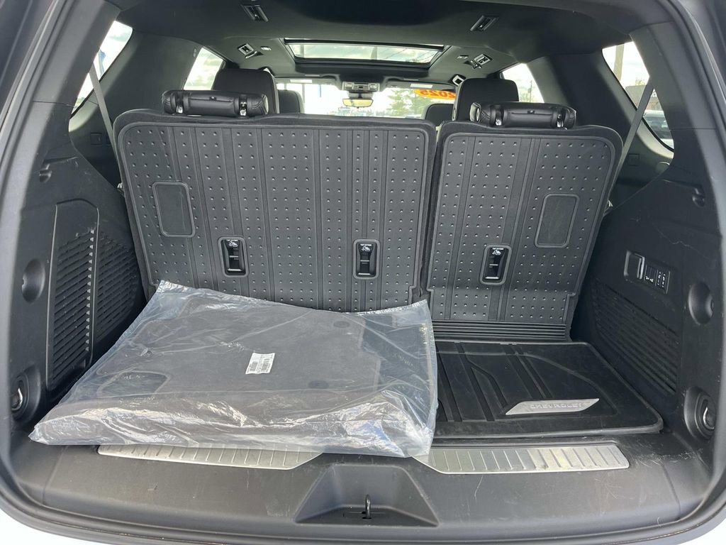 Certified 2025 Chevrolet Tahoe High Country image 11