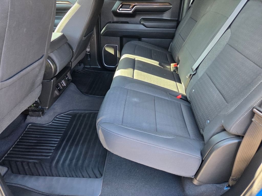 Used 2023 Chevrolet Silverado 1500 LT AWD/4WD image 14