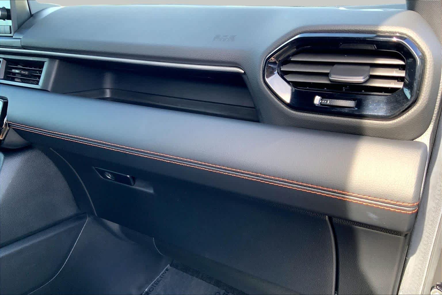 Used 2025 Honda Pilot Sport image 18
