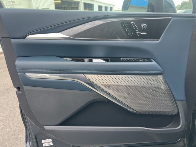 Used 2025 Cadillac Escalade IQ Luxury 2 w/ LPO, Premium Carpet Package image 20