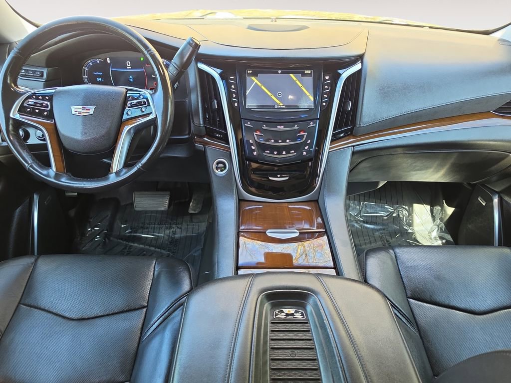 Used 2019 Cadillac Escalade Luxury w/ Escalade Sport Edition AWD/4WD image 10