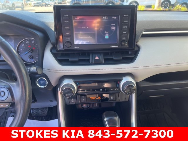 Used 2020 Toyota RAV4 XLE image 12