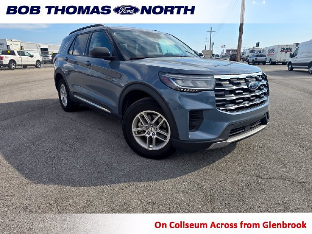 Used 2025 Ford Explorer Active AWD/4WD image 1