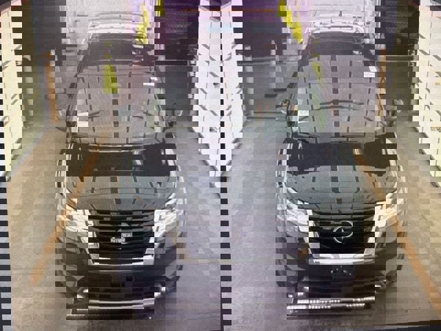 Used 2022 Nissan Pathfinder Platinum w/ Cargo Package image 2