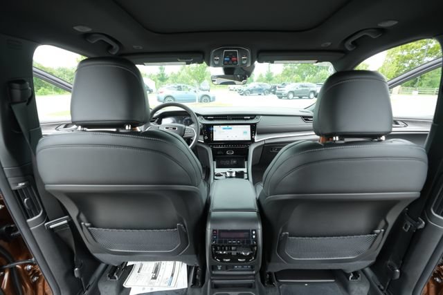 New 2026 Jeep Grand Cherokee L Limited w/ Limited Altitude Package AWD/4WD image 25