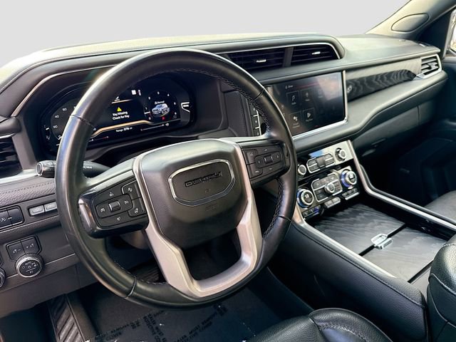 Used 2023 GMC Yukon XL Denali image 9