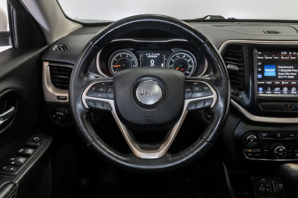 Used 2015 Jeep Cherokee Latitude w/ Comfort/Convenience Group FWD image 13