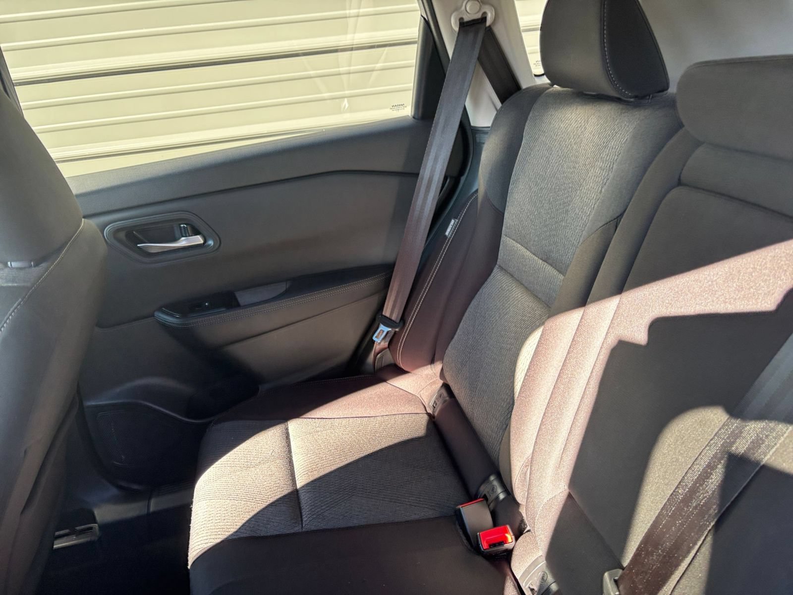 Used 2025 Nissan Rogue SV FWD image 38