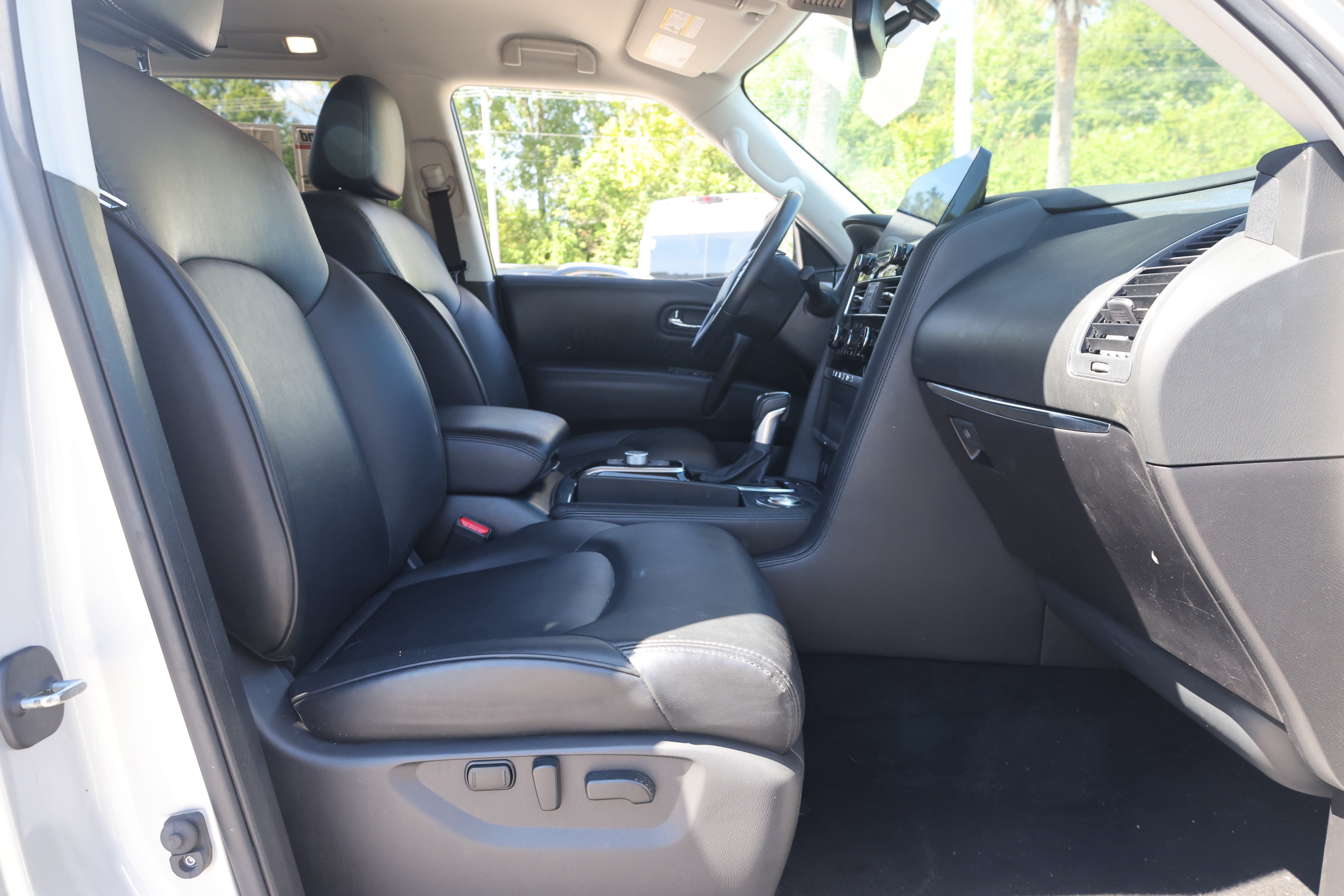 Used 2024 Nissan Armada SV RWD image 17
