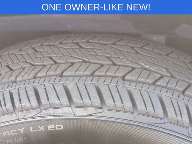 Used 2025 Chevrolet Traverse RS image 11