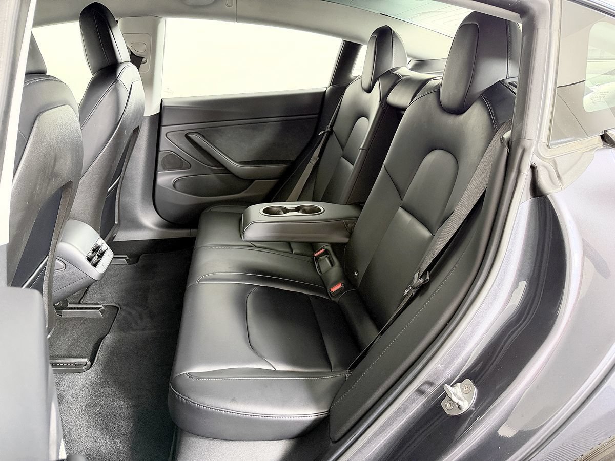 Used 2018 Tesla Model 3 Long Range RWD image 35