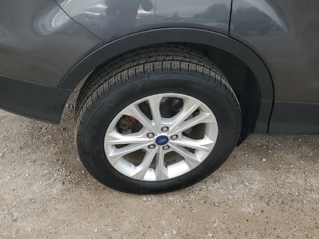 Used 2017 Ford Escape SE w/ Equipment Group 201A AWD/4WD image 5