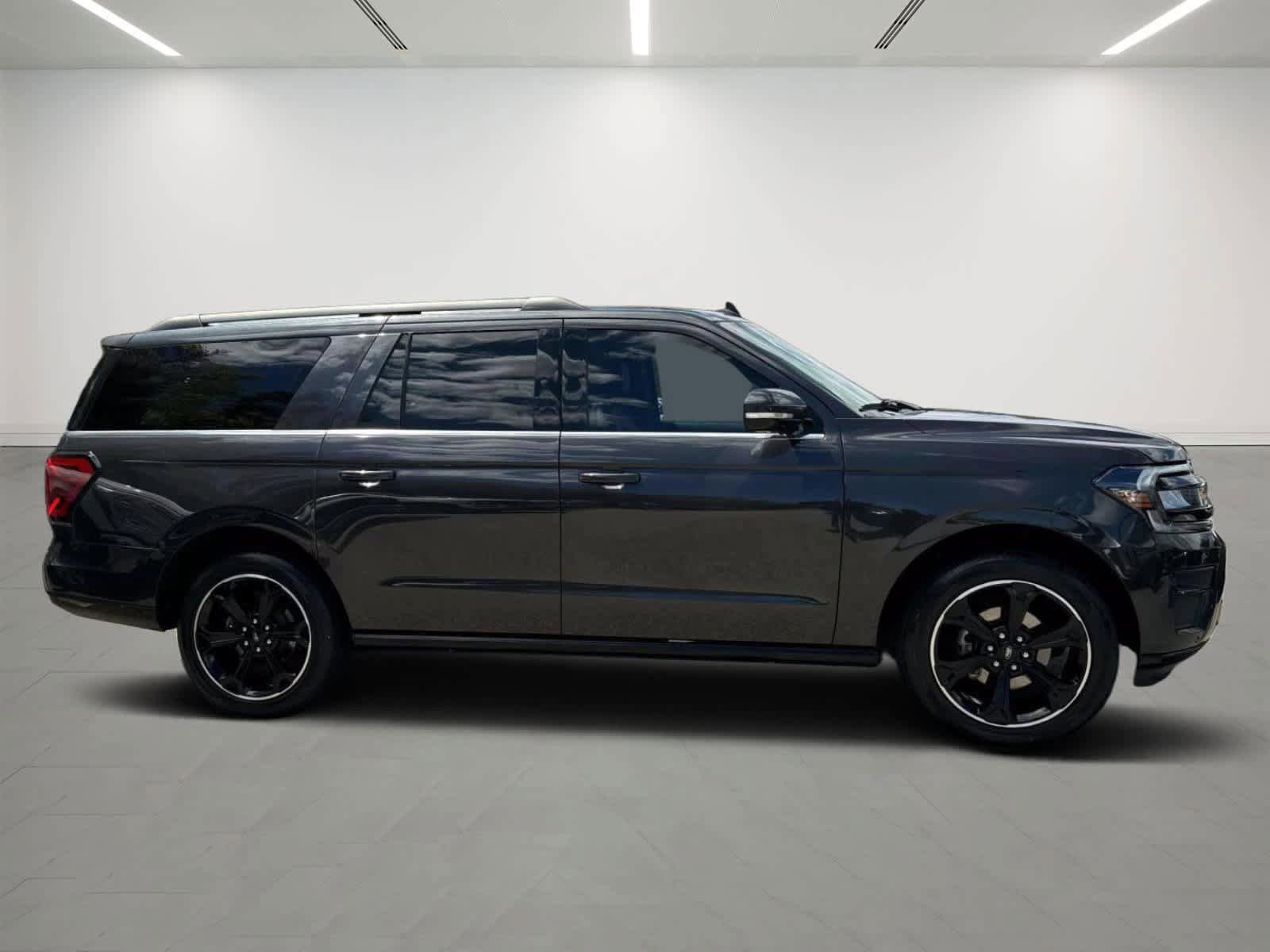 Used 2022 Ford Expedition Max Limited AWD/4WD image 5