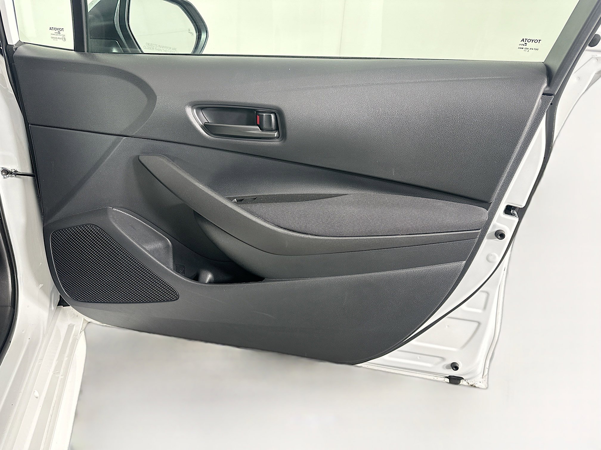 Used 2026 Toyota Corolla LE FWD image 30
