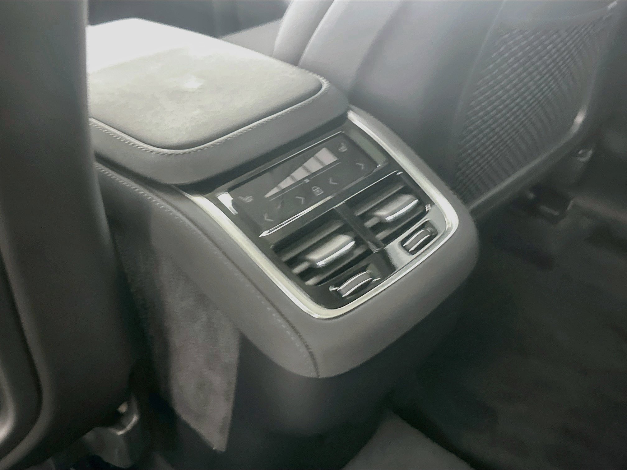 Used 2026 Volvo XC90 B6 Plus AWD/4WD image 28