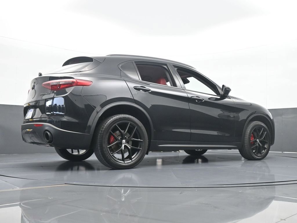Used 2019 Alfa Romeo Stelvio w/ Nero Edizione image 60