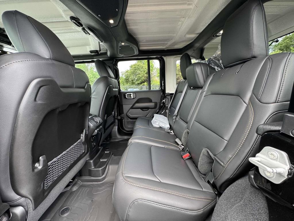 New 2025 Jeep Wrangler Sahara w/ Technology Group image 15
